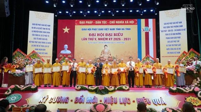 UBND tỉnh Hà Tĩnh tặng Bằng khen đến 15 cá nhân xuất sắc