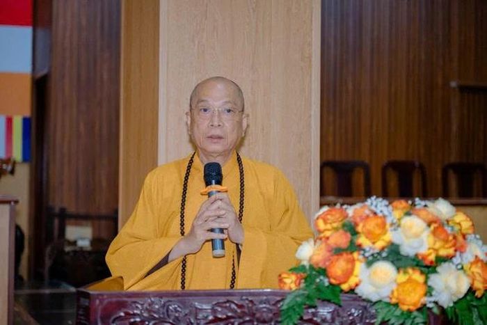 Thượng tọa Thích Huệ Khai phát biểu khai mạc
