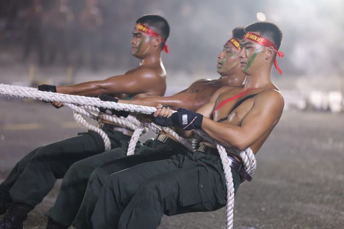 Khỏe để bảo vệ Tổ quốc.
