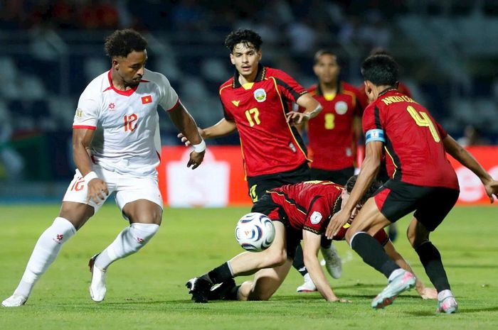 Tuyển Timor Leste (áo đỏ) thua cả 3 trận tại AFF Cup 2026.