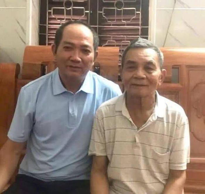 Thành Đô & Đại Tá Nguyễn Văn Tải (bên phải), nguyên Chánh văn phòng BTL Đặc công, nguyên Tiểu đoàn trưởng Tiểu đoàn 9 E113 người chỉ huy trực tiếp đánh kho 53 Tổng kho Long Bình của Mỹ, ngụy, ngày 13/08/1972