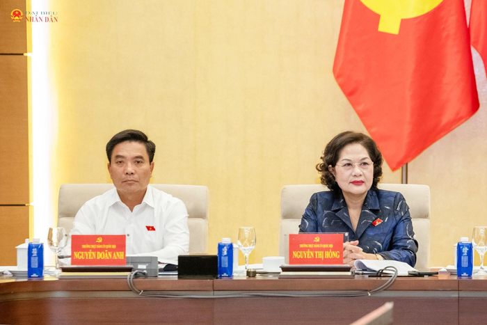 Phó Chủ tịch Quốc hội, Thượng tướng Nguyễn Doãn Anh, Phó Chủ tịch Quốc hội Nguyễn Thị Hồng dự hội nghị
