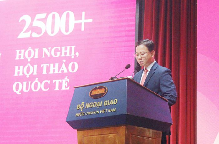Thứ trưởng Bộ Ngoại giao Ngô Lê Văn phát biểu tại hội nghị. Ảnh: Hồng Nhung