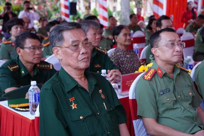 Lãnh đạo Bộ Tư lệnh Cảnh vệ và đại biểu tham dự buổi lễ.