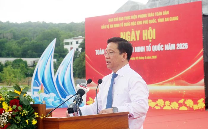Đồng chí Hồ Văn Mừng, Phó Bí thư Tỉnh ủy, Chủ tịch UBND tỉnh An Giang phát biểu tại Ngày hội.