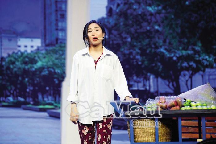 Nghệ sĩ Mỹ Lệ, Nhà hát Cao Văn Lầu, tạo thương hiệu riêng nhờ biết tận dụng sức mạnh của công nghệ số trong quảng quá hình ảnh qua TikTok, YouTube... khi tham gia Cuộc thi Học viện cải lương do Nghệ sĩ Nhân dân Bạch Tuyết tổ chức, tạo sức hút truyền thông mạnh mẽ. (Ảnh nhân vật cung cấp)