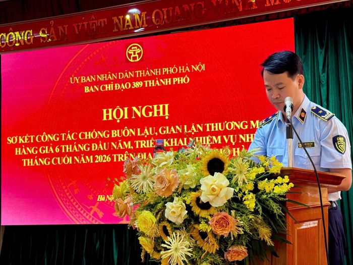 Ông Kiều Đình Cảnh, Phó Chi cục trưởng, Chi cục Quản lý thị trường Thành phố Hà nội tham gia tham luận tại hội nghị. Ảnh: Quản lý thị trường Hà Nội 
