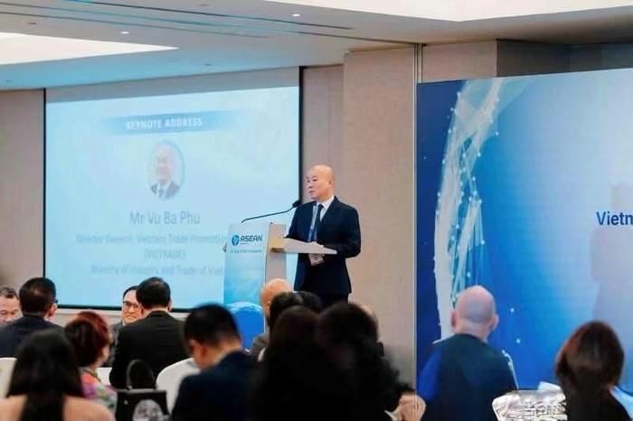 Ông Vũ Bá Phú, Cục trưởng Cục Xúc tiến thương mại (Bộ Công Thương) phát biểu tại Hội nghị. Ảnh: Bộ Công Thương.