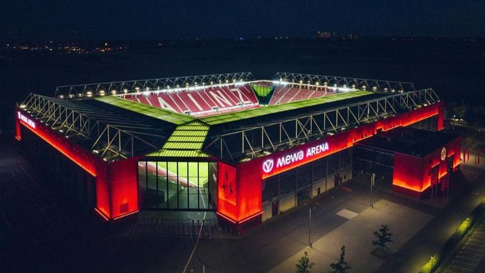 Sân vận động Opel Arena (nay là MEWA Arena). Ảnh: Mario Andreya