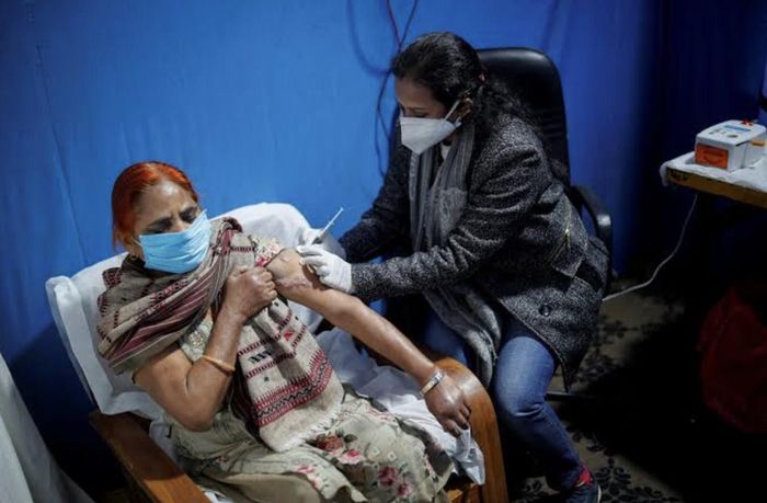 Điểm đột phá của vaccine do Viện Gamaleya phát triển nằm ở khả năng cá thể hóa cho từng bệnh nhân nhờ trí tuệ nhân tạo (AI). (Ảnh minh họa)