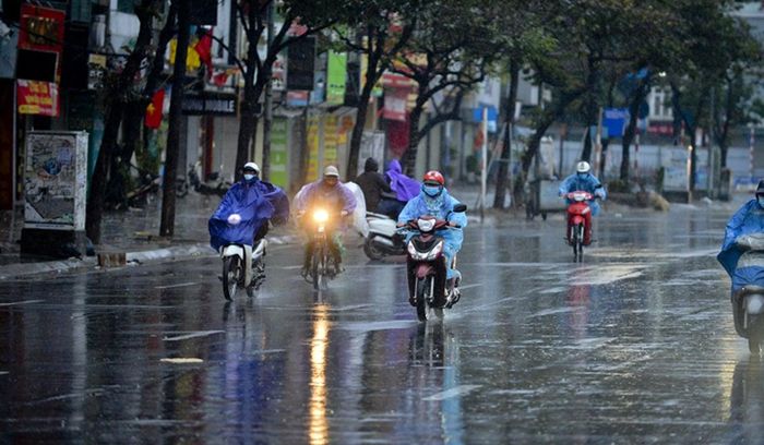 Dự báo thời tiết Hà Nội ngày mai 3/8: Mưa dông rải rác, nhiệt độ cao nhất 34°C