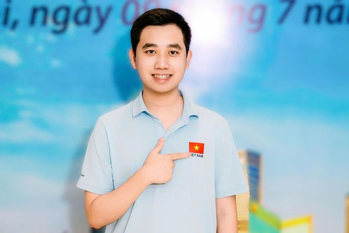 Em Nguyễn Lê Nhật Nam, Huy chương vàng IMO 2026 quyết định theo học ngành Sư phạm. Ảnh: NVCC