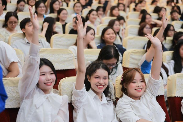 Ngày càng nhiều học sinh xuất sắc chọn ngành Sư phạm. Ảnh: HNUE