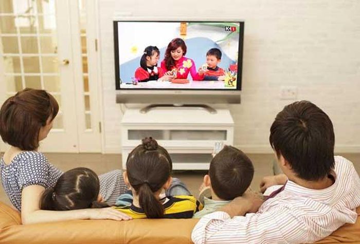 Xem tivi là một trong những hoạt động thường ngày và là nhu cầu không thể thiếu của mỗi gia đình.
