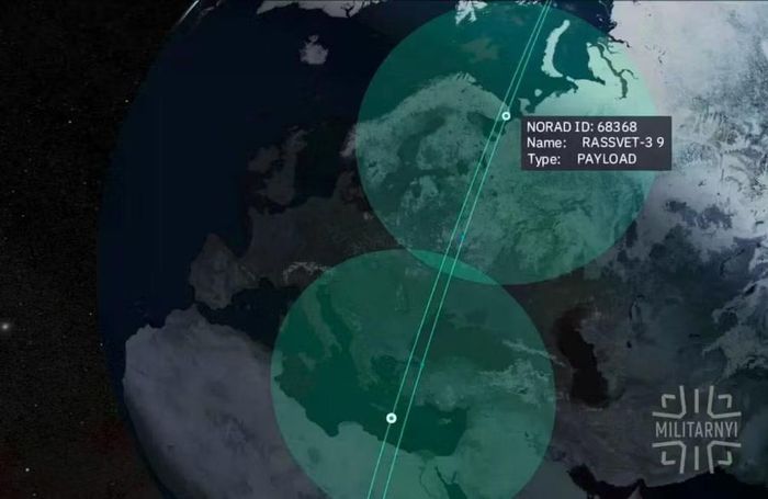 Thông tin này được các nguồn giám sát của phương Tây và Ukraine phân tích dựa trên tiến độ của chương trình vệ tinh liên lạc Rassvet của Nga, do Cục 1140 phát triển.