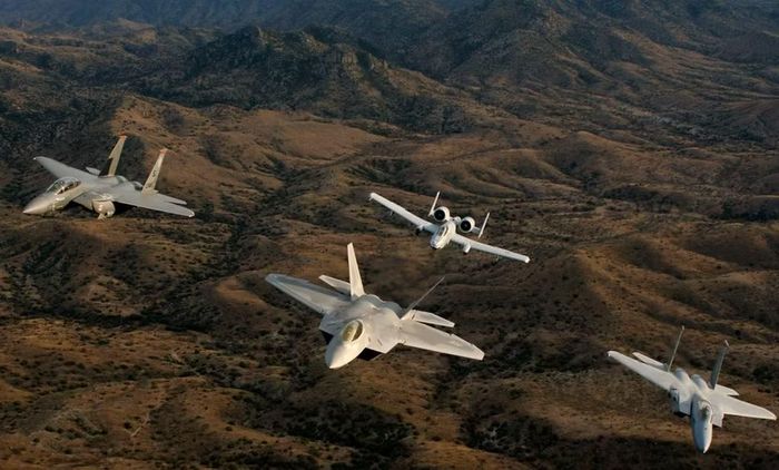 Không quân Mỹ gần đây cũng công bố kế hoạch tăng số lượng máy bay chiến đấu F-15EX Eagle II từ 129 lên 267 chiếc nhằm từng bước thay thế phi đội F-15E đã hoạt động nhiều năm.