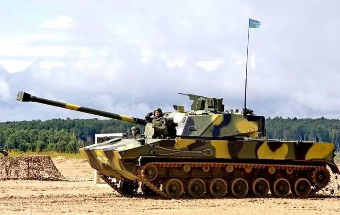 Theo báo Vzglyad, khẩu cối tự hành mới nhất mang tên "Hoa sen" với mã hiệu 2S42 đã được gửi đi thử nghiệm cấp nhà nước vào mùa thu năm 2024.