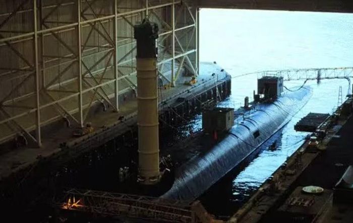 UGM-133 Trident II được trang bị hệ thống dẫn đường quán tính kết hợp cập nhật thiên văn, giúp đạt độ chính xác rất cao đối với một tên lửa đạn đạo xuyên lục địa.