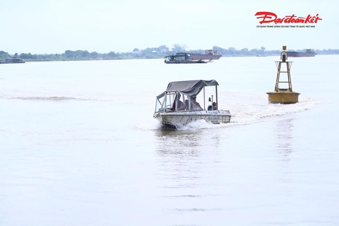Ông Khánh mong rằng, dữ liệu sẽ tiếp tục được cập nhật đầy đủ để cơ quan chức năng quản lý chặt chẽ tất cả các bến bãi. Khi những bến hoạt động không đúng quy định được phát hiện và xử lý kịp thời thì sẽ tạo môi trường kinh doanh công bằng, góp phần bảo đảm trật tự, an toàn giao thông đường thủy và hạn chế tình trạng hoạt động trái phép.