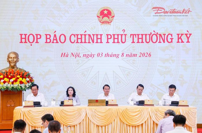 Bộ trưởng, Chủ nhiệm Văn phòng Chính phủ Đặng Xuân Phong, Người phát ngôn của Chính phủ, chủ trì họp báo Chính phủ thường kỳ tháng 7/2026 - Ảnh: Quang Vinh