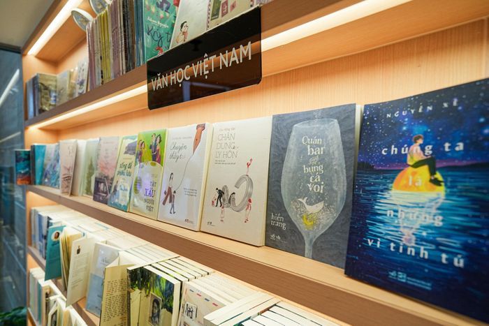 Khi được hỏi mong đợi điều gì ở các cây bút trẻ Việt Nam, chị Thủy chia sẻ: “Mỗi người đều có một cuộc sống riêng, một câu chuyện chỉ mình có thể kể. Chính những trải nghiệm khác biệt ấy đã là điều thú vị. Nếu kể được nó, đó sẽ là câu chuyện không ai có thể viết thay bạn”.