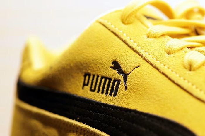 Puma gây thất vọng khi giữ nguyên dự báo kinh doanh cả năm, dù khoản lỗ thấp hơn dự báo, khiến cổ phiếu giảm mạnh. Ảnh: Abdul Saboor/Reuters.