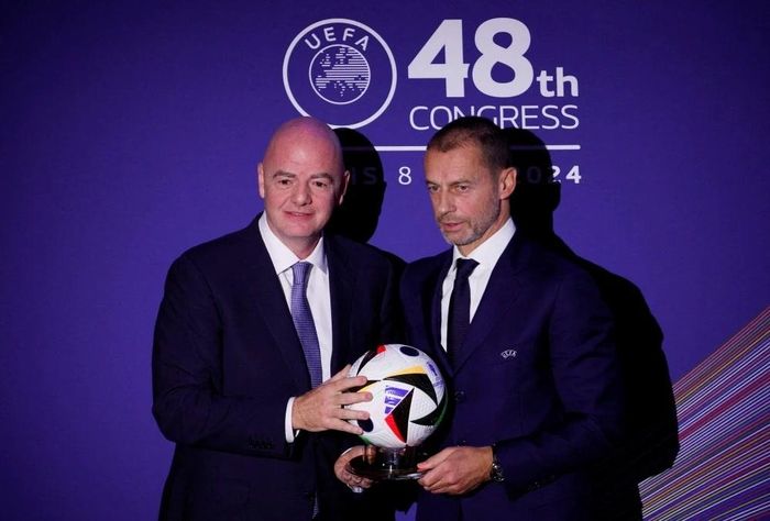  Gianni Infantino đối mặt sức ép lớn sau thất bại của kế hoạch bán cổ phần hoạt động thương mại FIFA. 