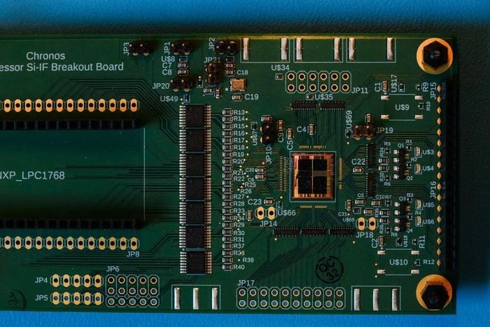 Công nghệ đóng gói tiên tiến CoWoS giúp TSMC có thể đóng gói số lượng khổng lồ bóng bán dẫn trong một con chip duy nhất. Ảnh: New York Times.
