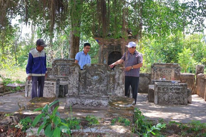 Nhiều hạng mục di tích ở làng An Định đều đã xuống cấp nghiêm trọng