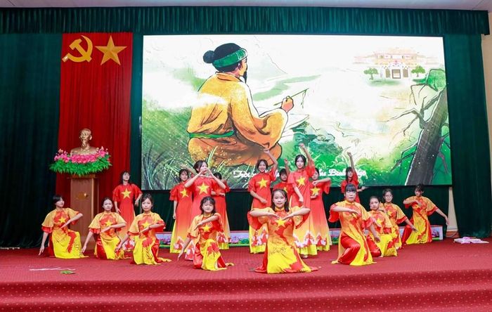 Liên hoan là sân chơi lành mạnh để các em giao lưu, học hỏi, rèn luyện kỹ năng và tự tin thể hiện năng khiếu