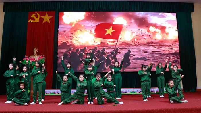 Với chủ đề “Vũ điệu xanh - Ước mơ hồng”, liên hoan đã thực sự trở thành ngày hội của tuổi thơ trên địa bàn phường Bắc Kạn