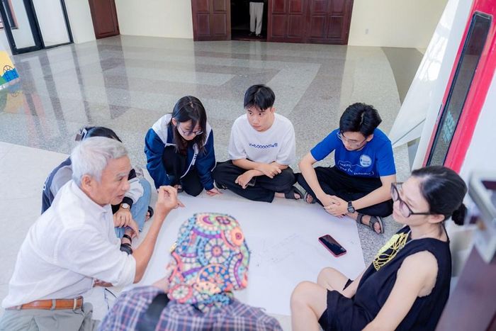 Tháng 4.2025, Hội An đã tổ chức tham vấn ý kiến các bạn trẻ, nghệ sĩ, nghệ nhân xoay quanh ý tưởng cho cuộc thi thiết kế Không gian Sáng tạo Hội An