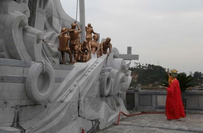 Tái hiện hình ảnh các chiến sĩ trên "Đoàn tàu không số". Ảnh: Đức Nghĩa