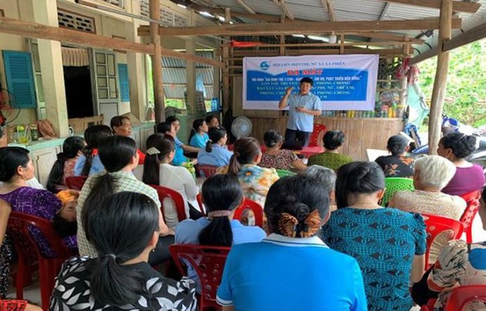 Tuyên truyền pháp luật ở cơ sở. Ảnh: BTP