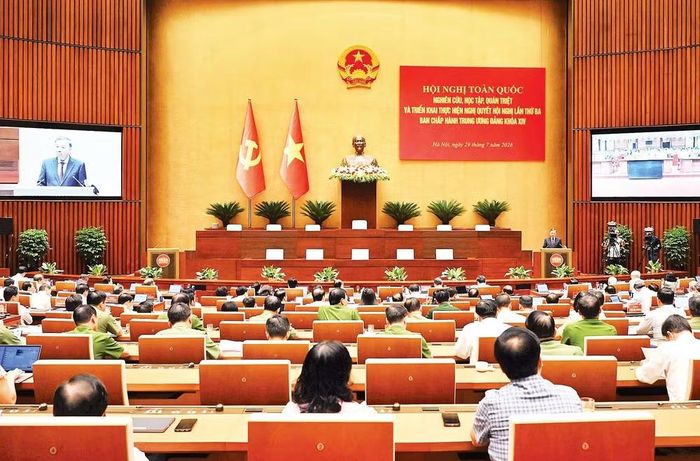 Tổng Bí thư, Chủ tịch nước Tô Lâm phát biểu chỉ đạo Hội nghị toàn quốc nghiên cứu, học tập, quán triệt và triển khai thực hiện Nghị quyết Hội nghị lần thứ ba Ban Chấp hành Trung ương Đảng khóa XIV. (Ảnh TRẦN HẢI)