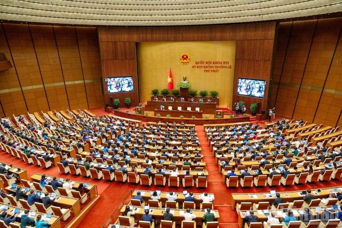 Quang cảnh phiên họp sáng 3/8. (Ảnh: DUY LINH)