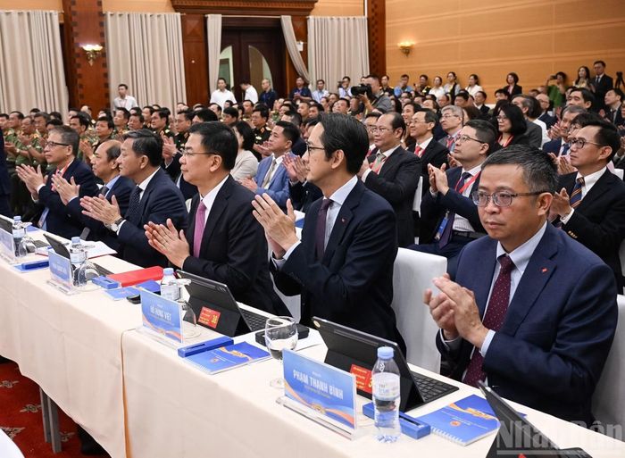 Phiên họp này là dịp quan trọng để Bộ Quốc phòng, Bộ Công an và Bộ Ngoại giao đánh giá kết quả triển khai quy chế phối hợp trong thời gian qua, rà soát những vấn đề đặt ra từ thực tiễn, đồng thời trao đổi, thống nhất các biện pháp nhằm tiếp tục nâng cao hiệu quả phối hợp giữa ba bộ.