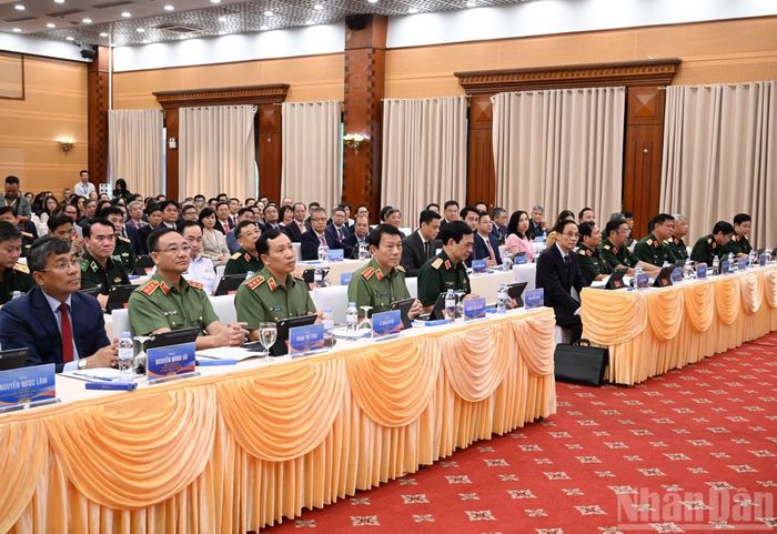 Toàn cảnh phiên họp.