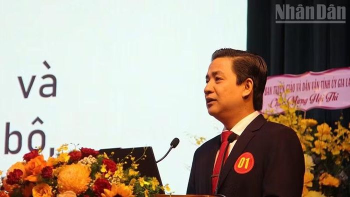 Thí sinh đến từ Vĩnh Linh trình bày bài dự thi.