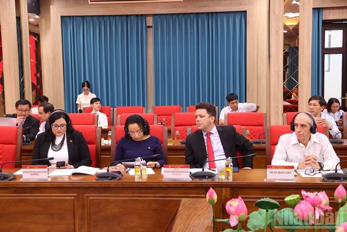 Các đại biểu tham dự hội thảo. (Ảnh: PHẠM CƯỜNG)