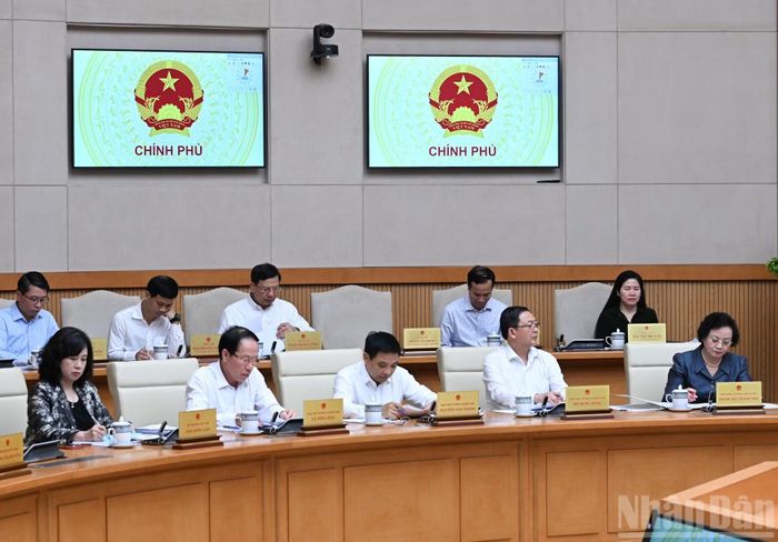 Các thành viên Chính phủ dự phiên họp.