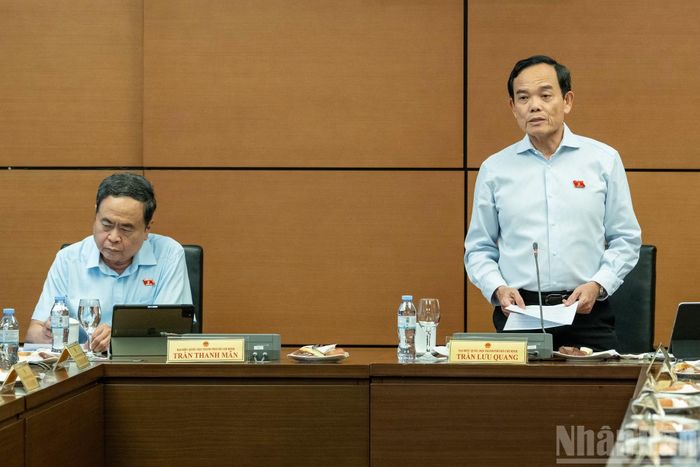 Bí thư Thành ủy Thành phố Hồ Chí Minh Trần Lưu Quang điều hành tại phiên thảo luận tại Tổ 2 (đoàn Thành phố Hồ Chí Minh).
