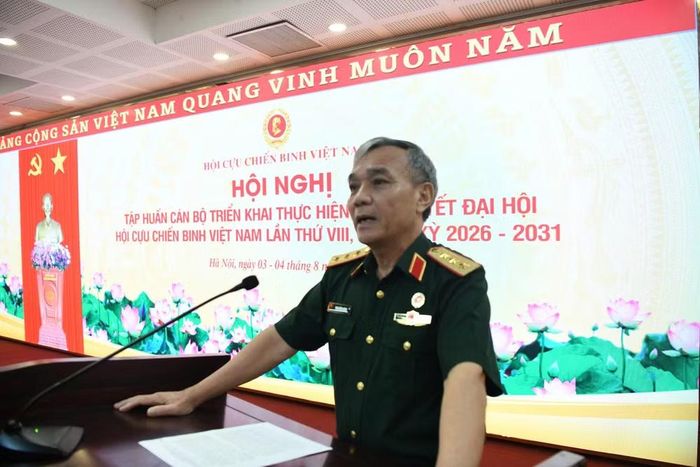 Thượng tướng Phạm Hồng Hương, Ủy viên Ban Thường vụ, Phó Chủ tịch Hội Cựu chiến binh Việt Nam phát biểu khai mạc. (Ảnh: MINH SƠN)
