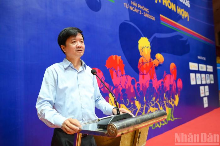 Đồng chí Tạ Quang Dũng, Trưởng Ban Văn hóa-Xã hội, Trưởng Ban Tổ chức giải phát biểu tại Lễ khai mạc.