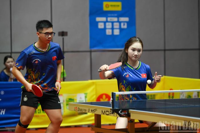 Sự phối hợp ăn ý giữa các thành viên góp phần tạo nên những chiến thắng quan trọng cho các đội trong ngày thi đấu đầu tiên.