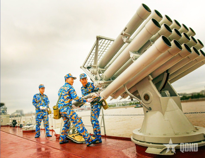 Huấn luyện làm chủ trang bị vũ khí, trang bị kỹ thuật tại Lữ đoàn 169, Vùng 1 Hải quân. Ảnh: MINH PHƯƠNG