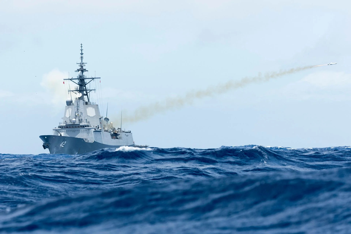 HMAS Sydney phóng tên lửa NSM trong diễn tập RIMPAC ngoài khơi Hawaii, Mỹ. Ảnh: Bộ Quốc phòng Australia