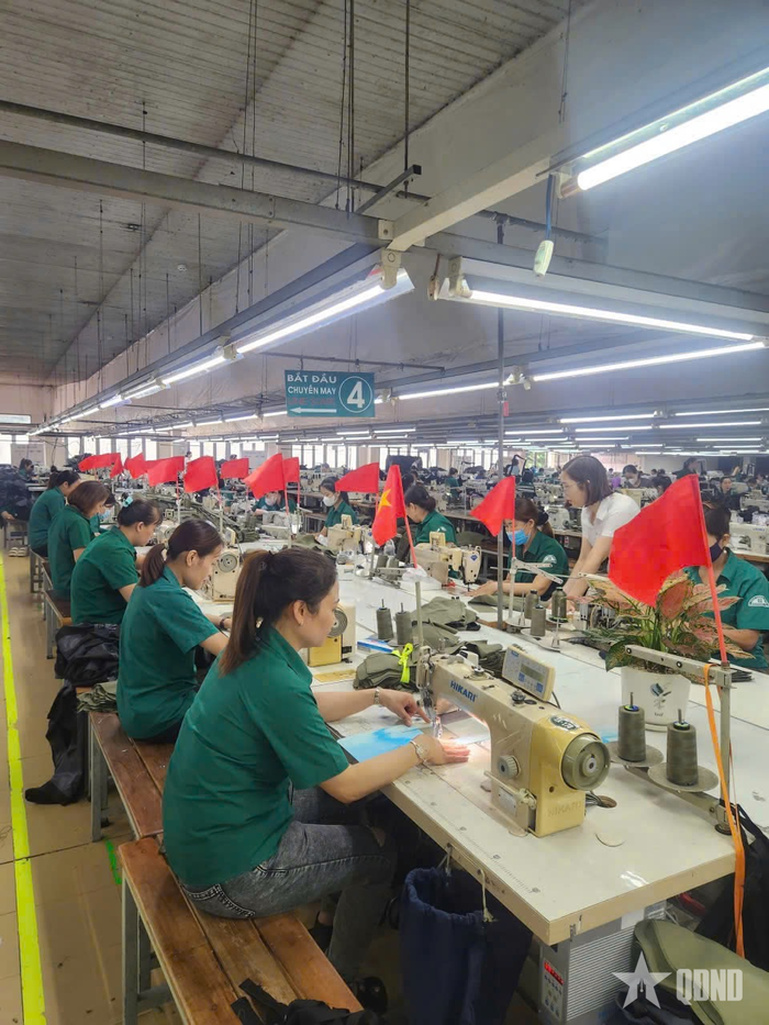 Dây chuyền may trang phục bảo hộ lao động của Công ty Cổ phần 28 Quảng Ngãi, Tổng công ty 28. 