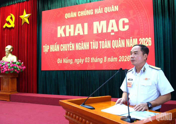 Chuẩn đô đốc Nguyễn Văn Bách, Phó tư lệnh, Tham mưu trưởng Quân chủng Hải quân phát biểu khai mạc.