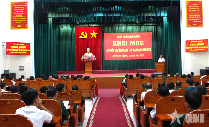 Quang cảnh khai mạc.